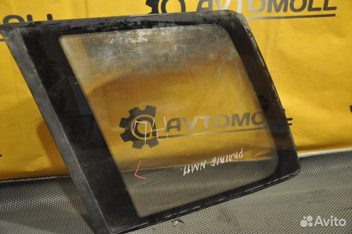 Стекло багажника левое nissan prairie NM11