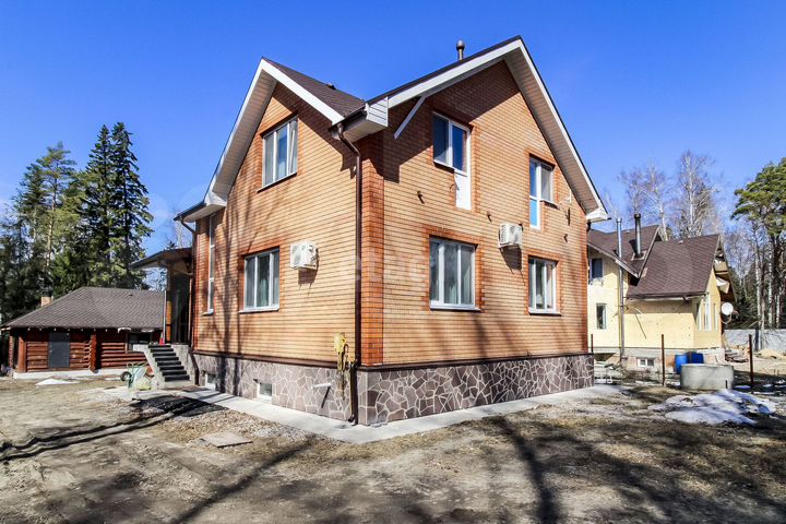 Дом 160 м² на участке 15 сот.