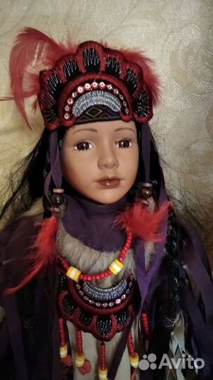 Фарфоровая интерьерная кукла индеец