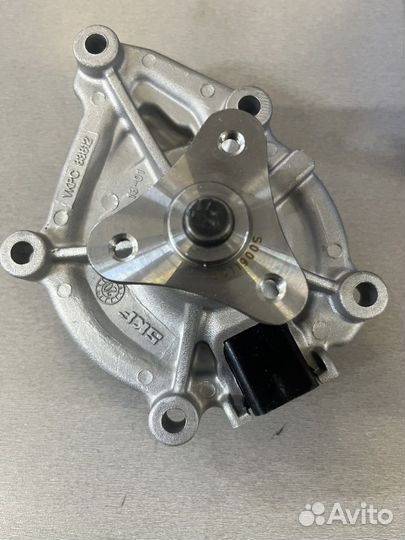 Помпа водяная Citroen C4 1.6 Skf vkpc83812