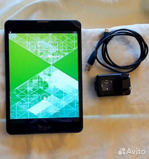 7,9-дюймовый планшет 3Q Surf MT7801C