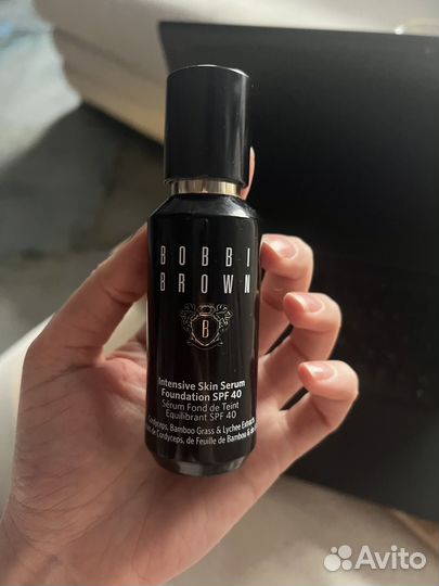 Тогальный крем bobbi brown warm beige 40 spf