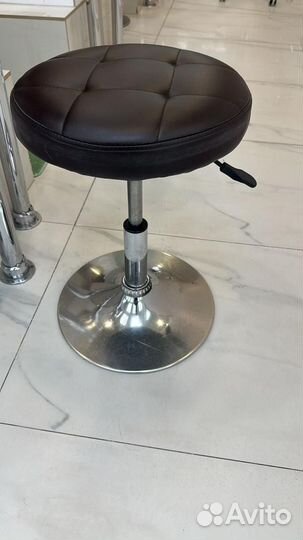 Стул на колесиках