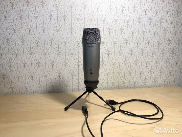 Микрофон студийный