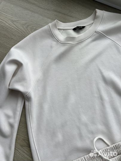 Женский костюм