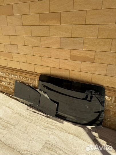 Задние стекло kia рио 2018