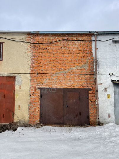 Гараж, > 30 м²