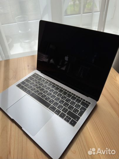 MacBook Pro (13 дюйм., 2017 г.)
