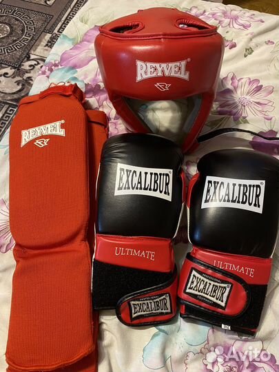 Боксерские перчатки