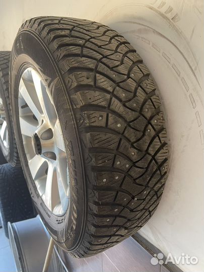 Dunlop GrandTrek Ice 03 215/65 R16