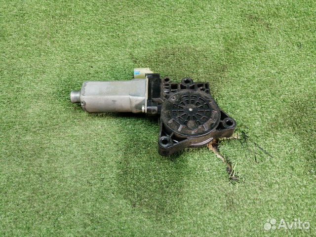 Блок моторчика стеклоподъемника задний левый Kia