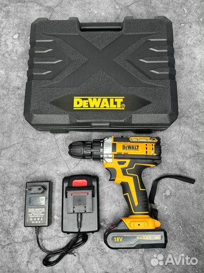 Шуруповерт dewalt 18v. Новый