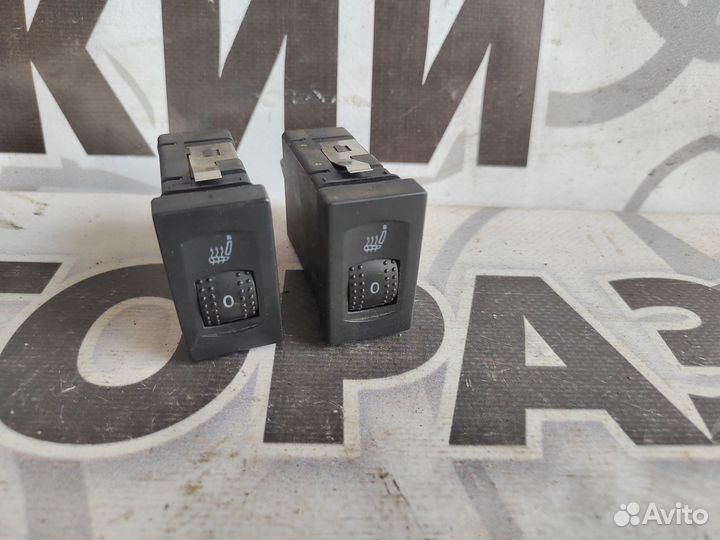 Кнопка подогрева сидений Volkswagen Passat B5