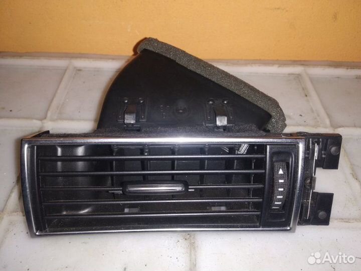 Дефлектор обдува салона левый Audi A6 C6 caha 2010