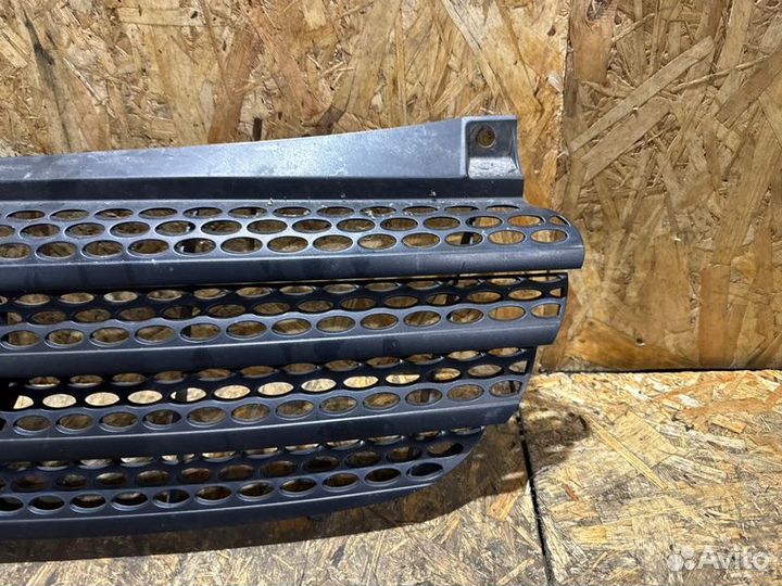 Решетка радиатора Mercedes Vito 639 2.2 CDI 2010