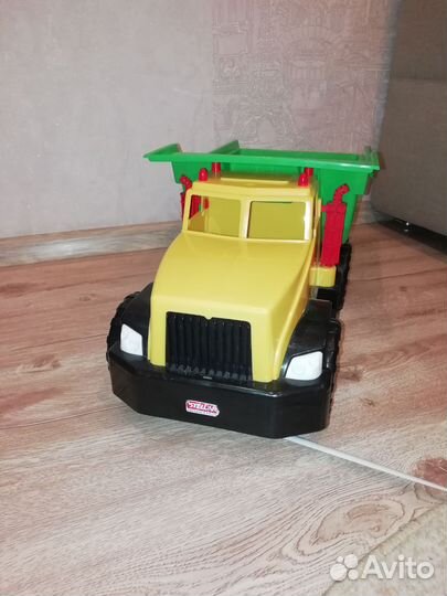 Игрушка Грузовик большой