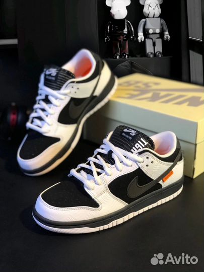 Tightbooth X Dunk Low SB