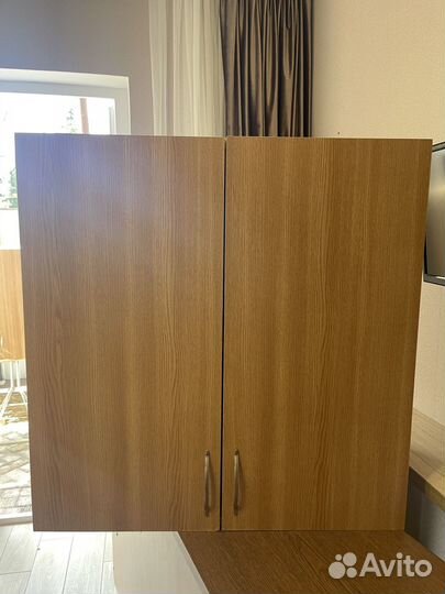 Кухонный подвесной шкаф