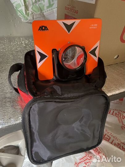 Веха геодезисеская и отражатель