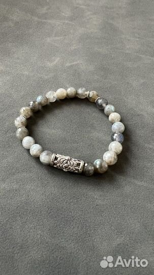 Браслет из лабрадора