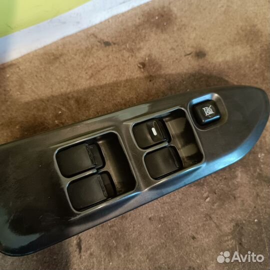 Блок стеклоподъёмника Mitsubishi lancer 9