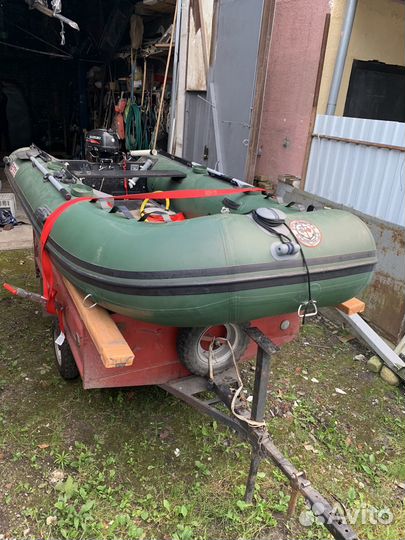 Продам лодку с мотором