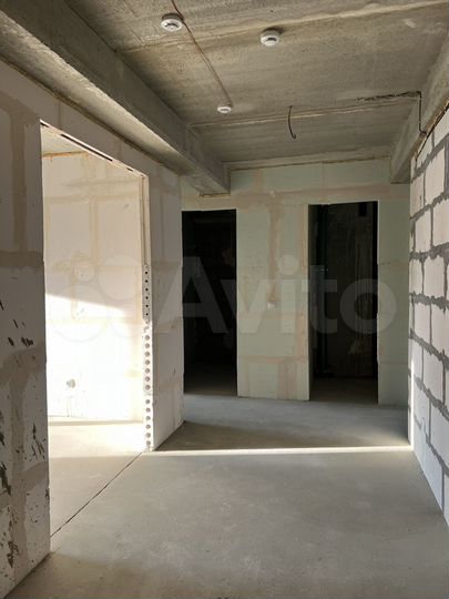 2-к. квартира, 65 м², 8/17 эт.