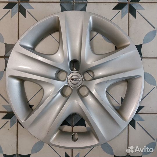 Колпак и багажник для Opel Astra J универсал