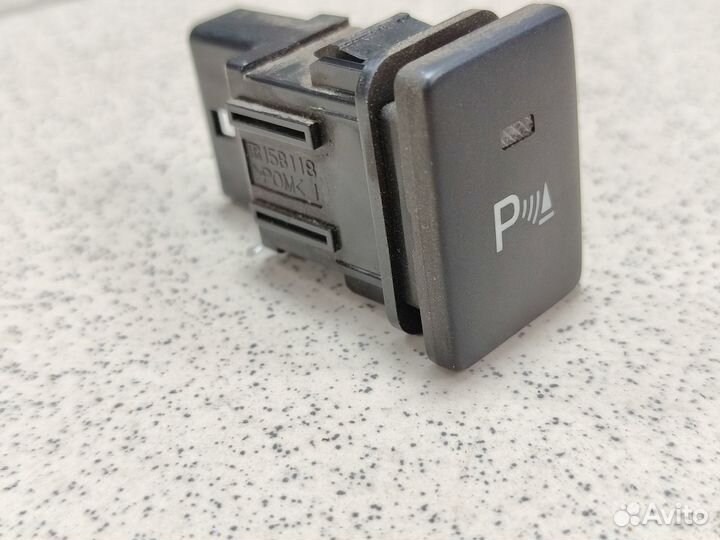 Кнопка датчиков парковки Toyota Land Cruiser 200