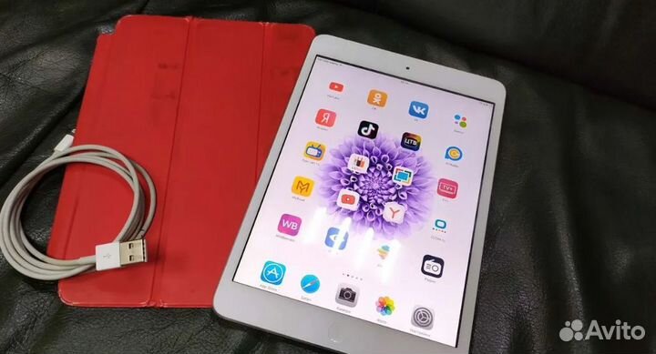 iPad mini на 32GB Wi-Fi (можно вставить сим карту)
