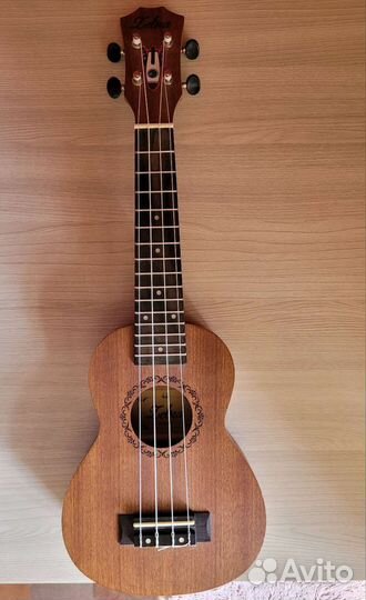 Укулеле Lebra