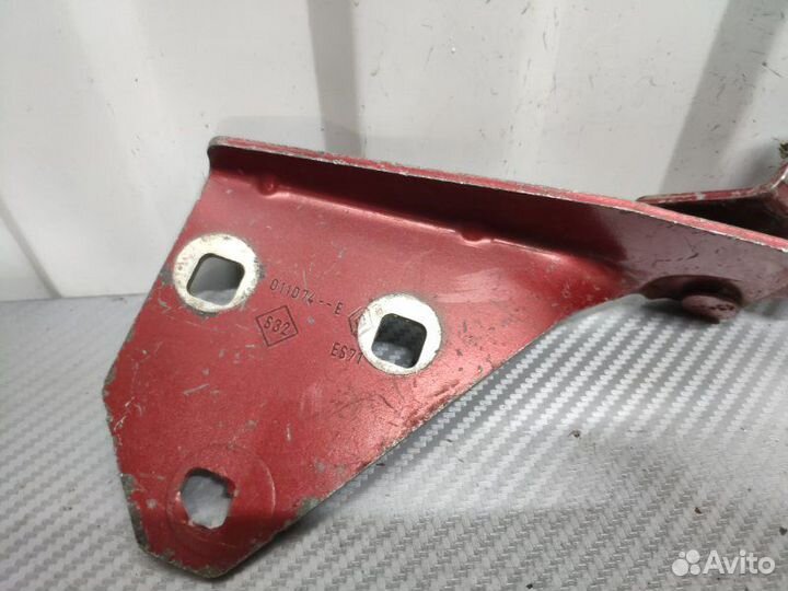 Петля капота передняя левая Renault Megane 2 1.6