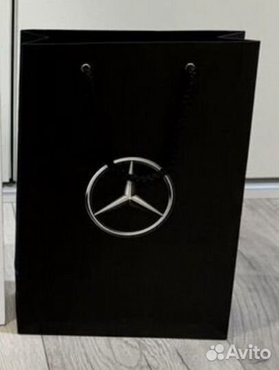 Пакет Mercedes, Givenchi