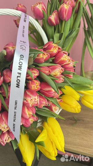 Тюльпаны,нарциссы,мимоза букет цветов