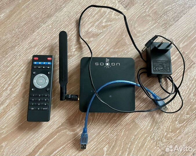 Тв-приставка Ugoos AM3