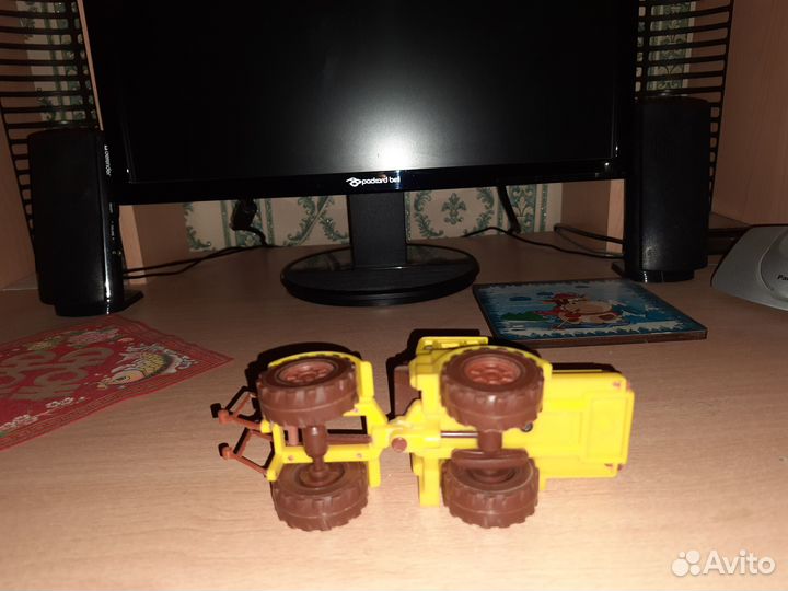 Продам трактор Кировец в масштабе 1:43