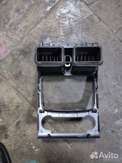 Центральная консоль Geely Emgrand Ec7