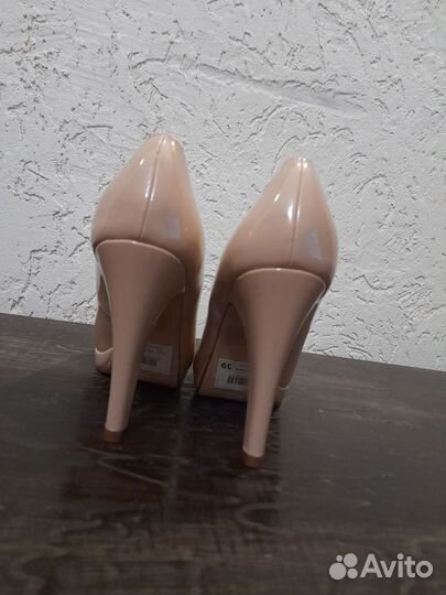 Туфли лаковые новые