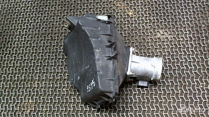 Корпус воздушного фильтра Ford Taurus, 1996