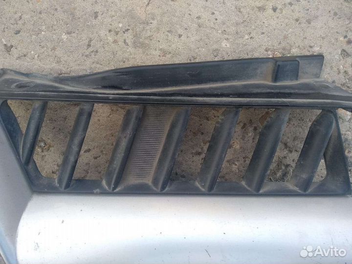 Решетка радиатора mitsubishi outlander 1