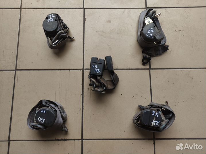 Ремень безопасности Renault Laguna I