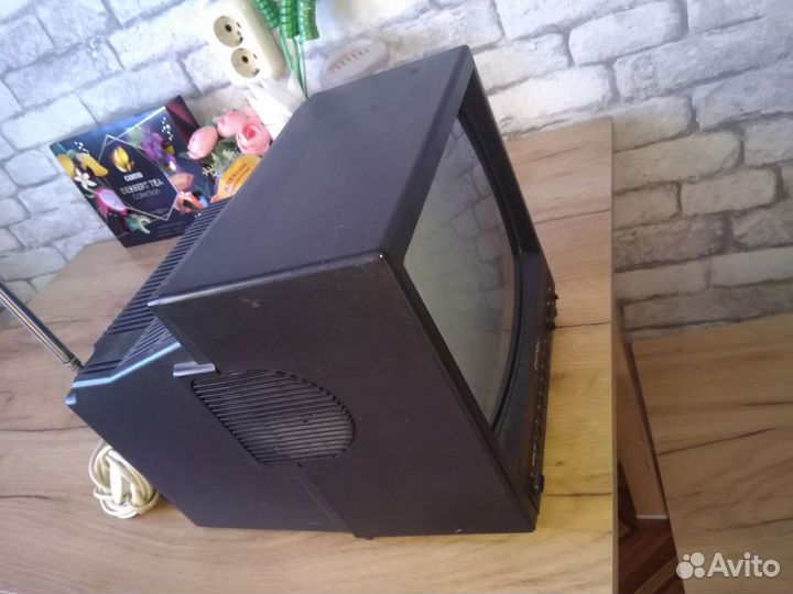 Телевизор маленький