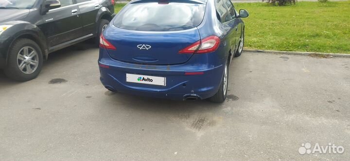 Автомобиль черри