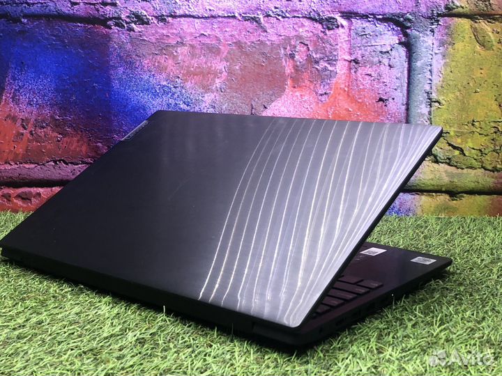 Lenovo IdeaPad S145 intel core\SSD 512\8 Ram