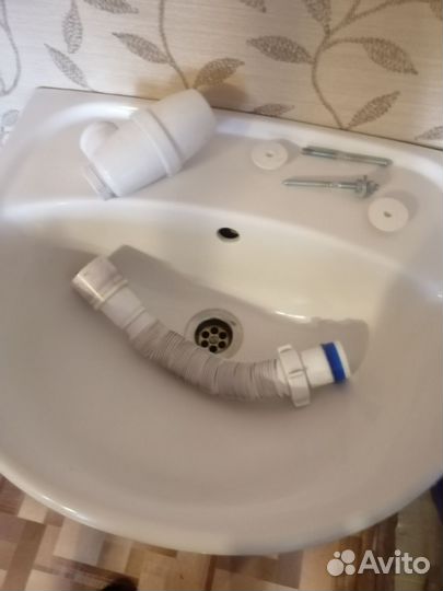 Раковина в ванную бу
