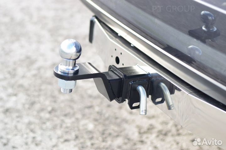 Фаркоп /съемный квадрат/ Toyota Fortuner с 2016