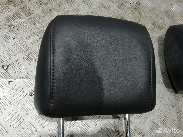 Подголовник передний Nissan Juke F15