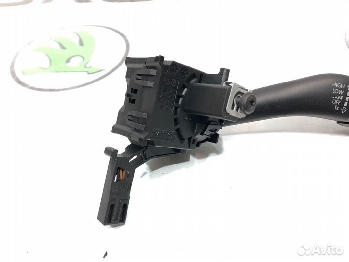 Подрулевой переключатель дворников Skoda Octavia