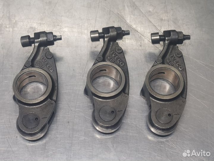 Рокер клапана впуск Iveco Stralis