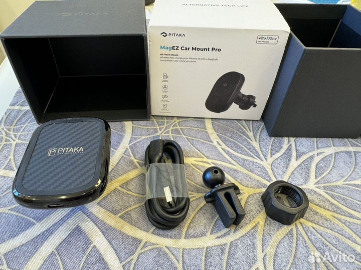 Зарядка для телефона в авто pitaka magez mount pro